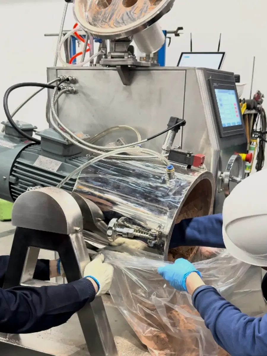 Experimental Case: Cosmetics Multi-Powder Spray Mixing on FRM-20 — Acceptance Test Passed